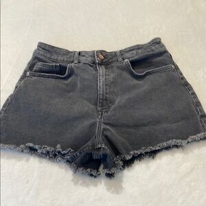 DIVIDED  H&M WOMENS SIZE 8 High-Waisted Black Denim Shorts
